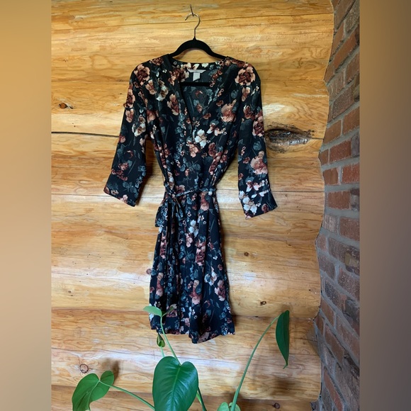 Floral Dress with waist tie - Picture 3 of 5